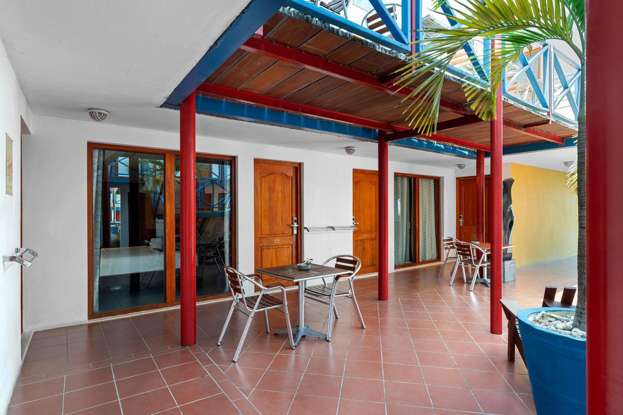 The Ritz Village (Adults Only) Willemstad Eksteriør billede